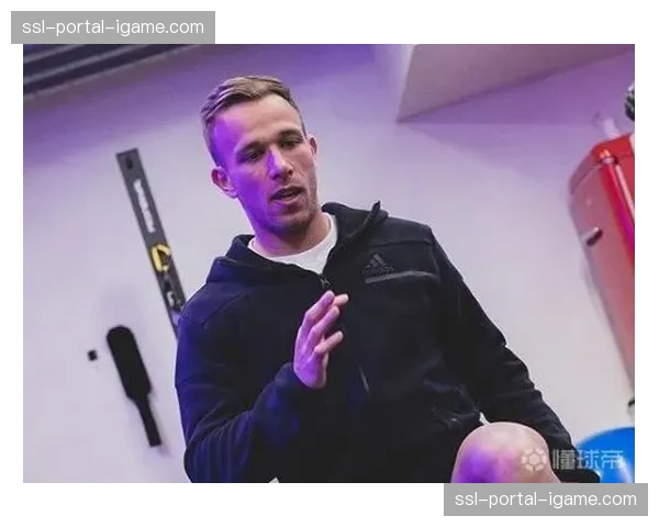 专访里尔体育总监：阐述冬窗引援如何针对性地补强了防守短板