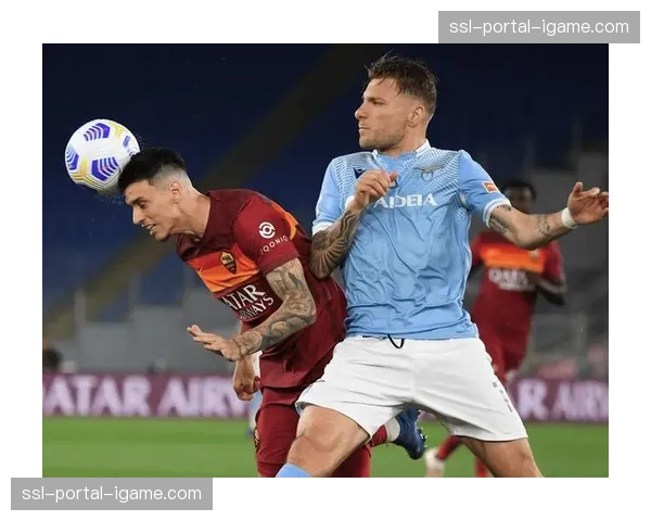 半场：罗马0-0萨索洛，迪巴拉任意球中柱